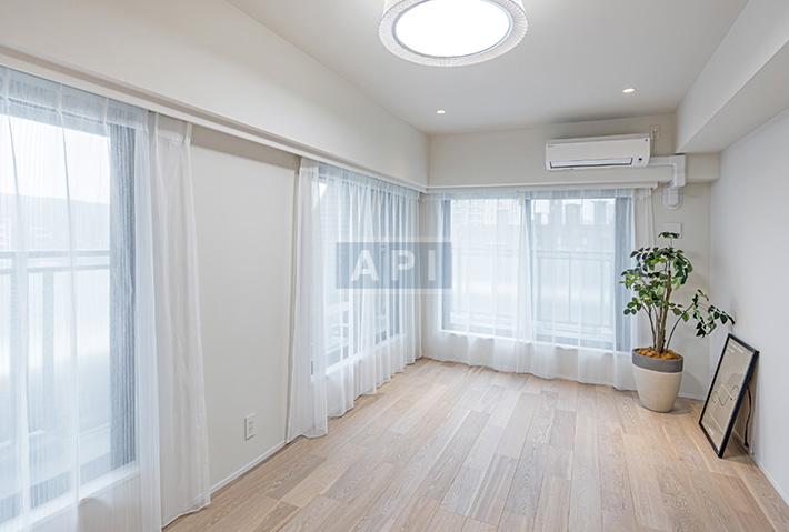  |  Interior photo 05