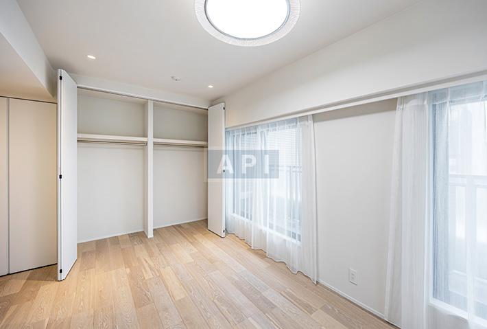  |  Interior photo 06