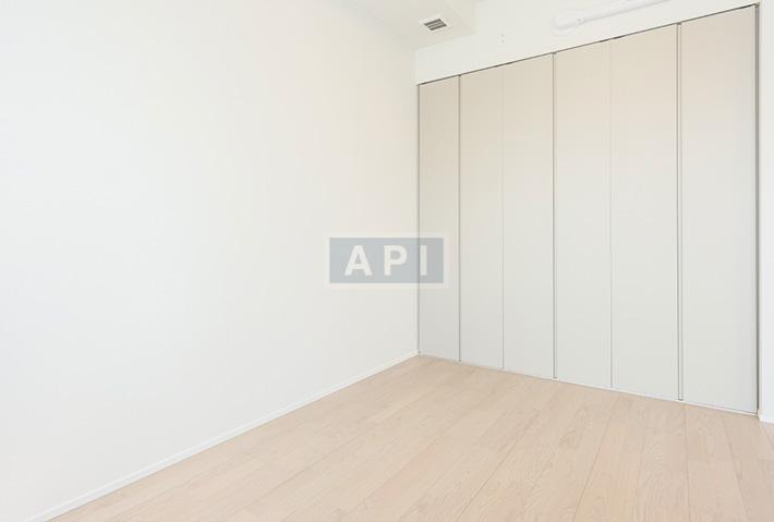  |  Interior photo 10