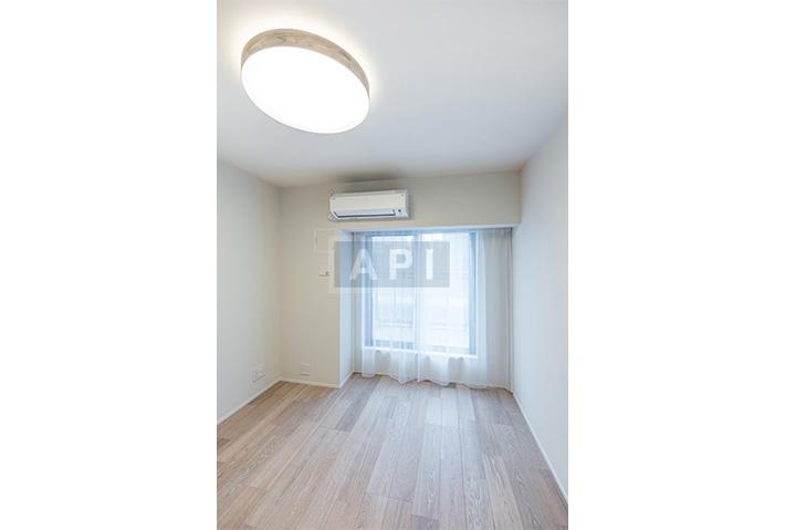  |  Interior photo 07