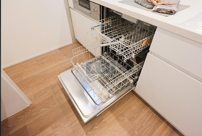  |  Interior photo 04