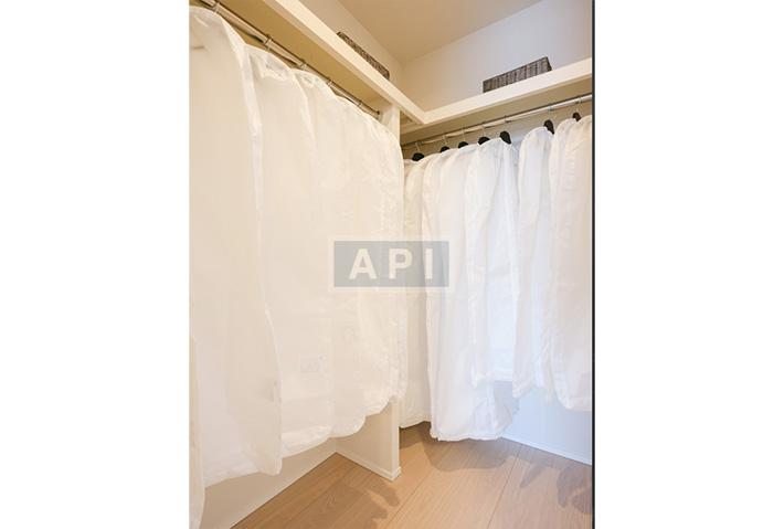  |  Interior photo 09