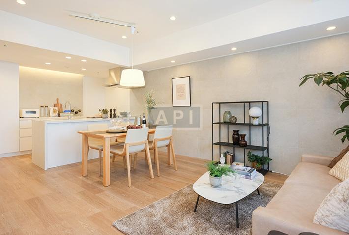  |  Interior photo 02