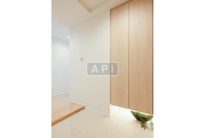  |  Interior photo 11