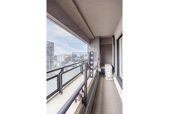  |  Interior photo 15