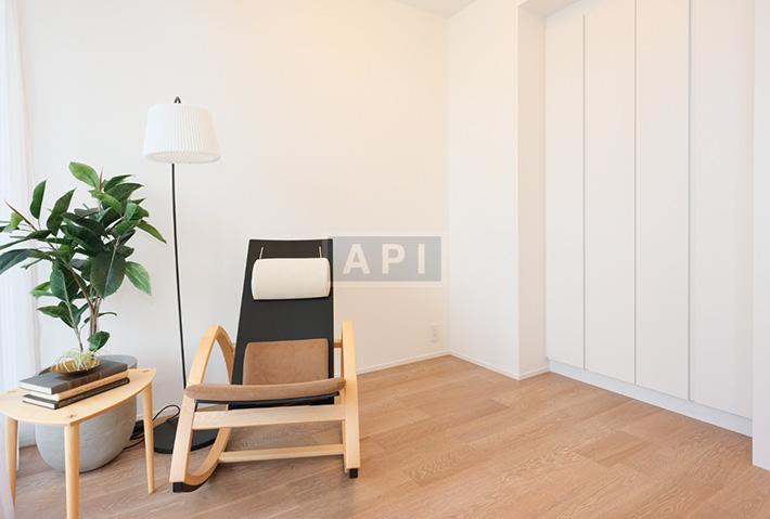  |  Interior photo 10