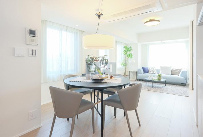  |  Interior photo 02