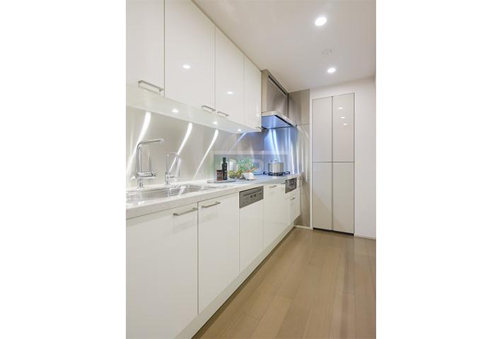  |  Interior photo 03