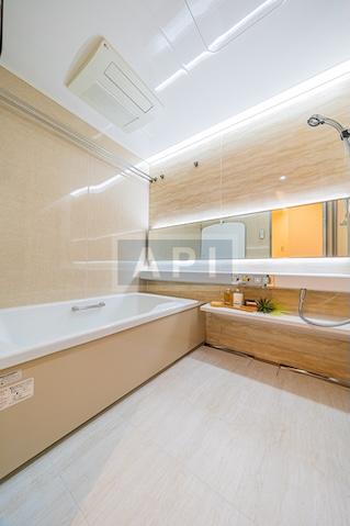  |  Interior photo 08