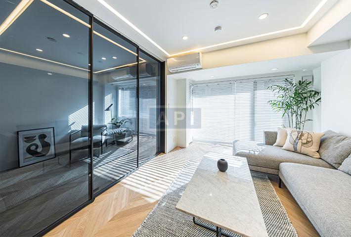  |  Interior photo 02