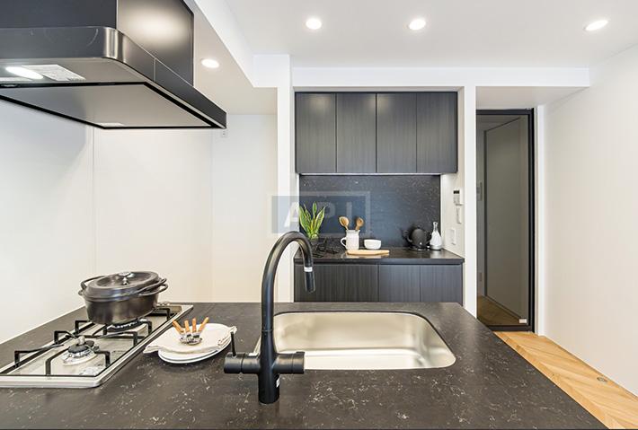  |  Interior photo 06