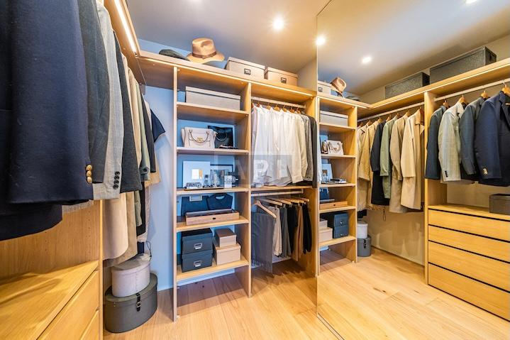  |  Interior photo 11