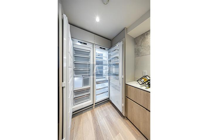  |  Interior photo 09