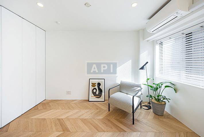  |  Interior photo 04