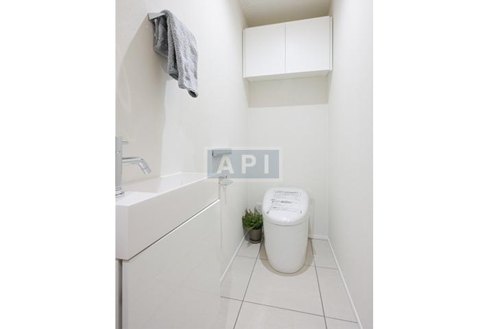  |  Interior photo 13