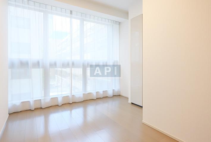  |  Interior photo 06