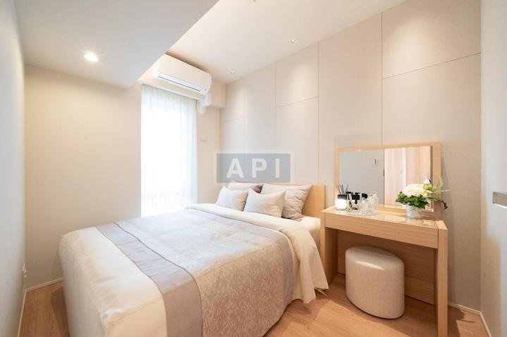  |  Interior photo 10