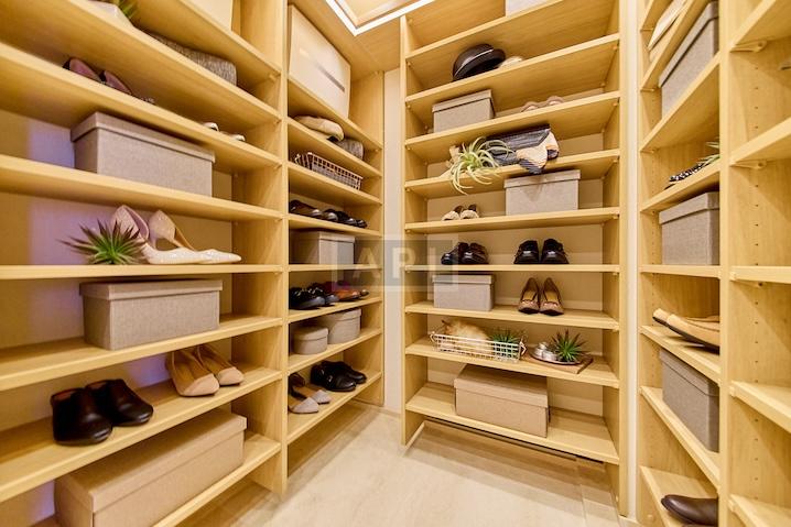  |  Interior photo 14