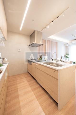  |  Interior photo 06