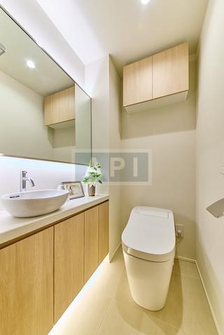  |  Interior photo 08