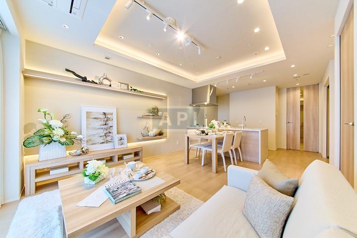  |  Interior photo 04