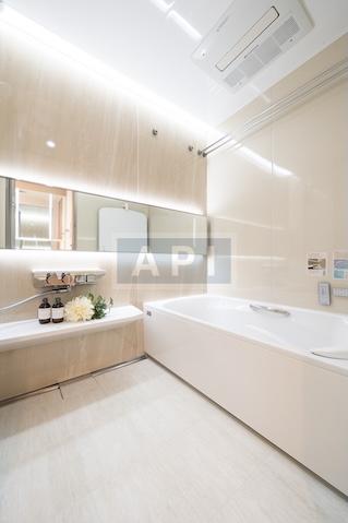  |  Interior photo 08