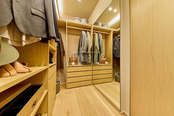  |  Interior photo 08
