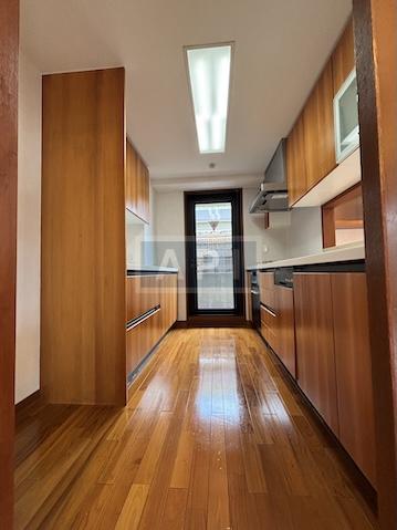 |  Interior photo 03