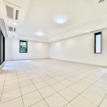  |  Interior photo 01