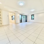  |  Interior photo 02