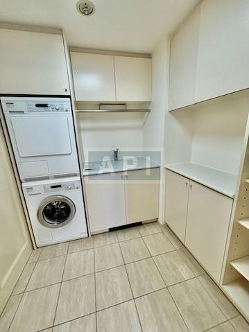  |  Interior photo 05