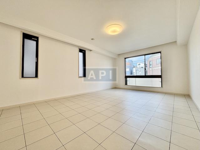  |  Interior photo 07