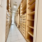 |  Interior photo 16
