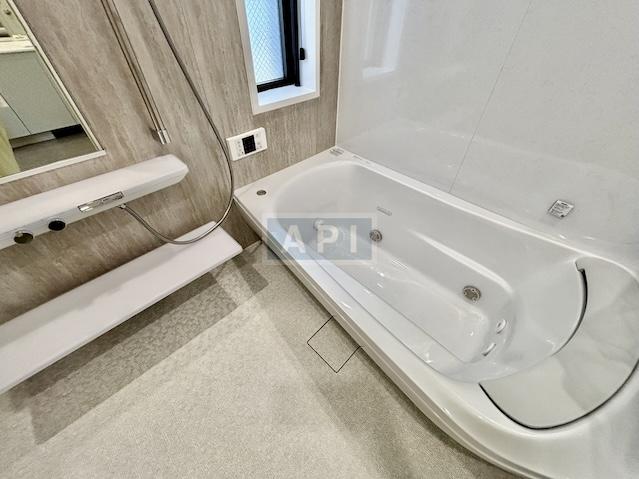  |  Interior photo 11