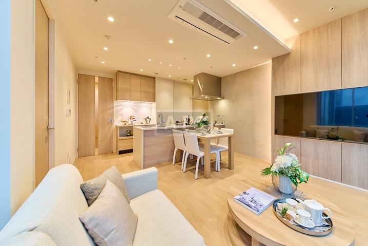  |  Interior photo 06