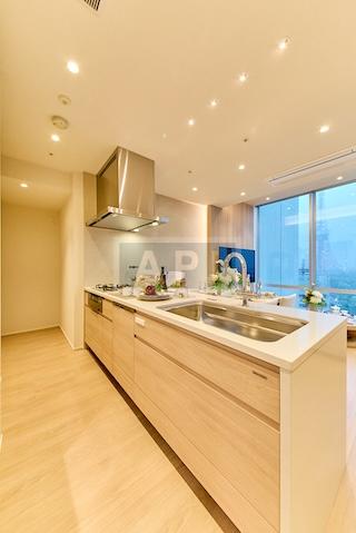  |  Interior photo 04