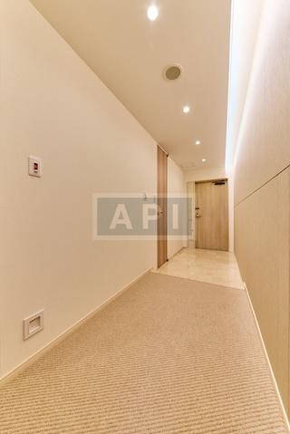  |  Interior photo 12