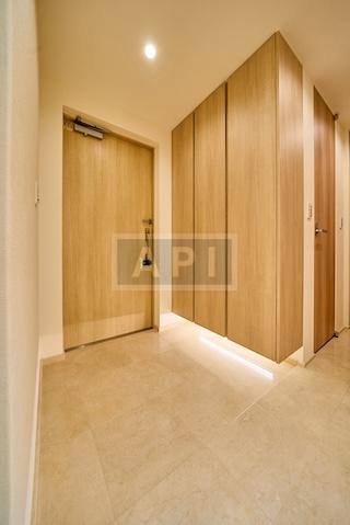  |  Interior photo 14