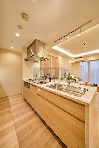  |  Interior photo 06