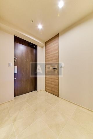  |  Interior photo 12