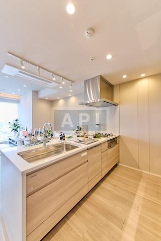  |  Interior photo 05