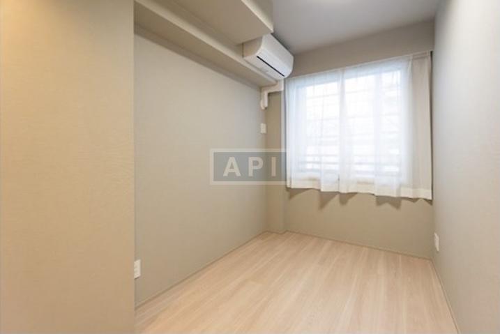  |  Interior photo 08