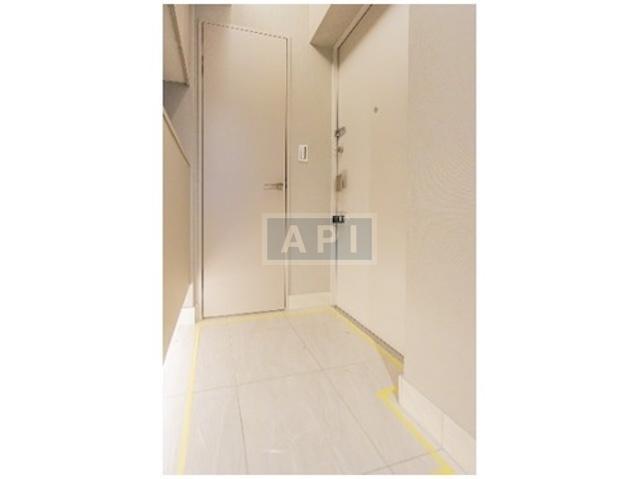  |  Interior photo 14