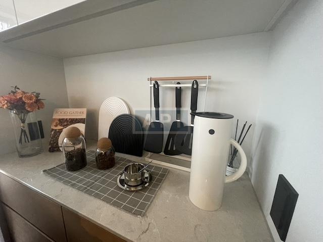  |  Interior photo 07