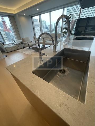  |  Interior photo 05