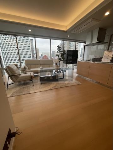  |  Interior photo 02