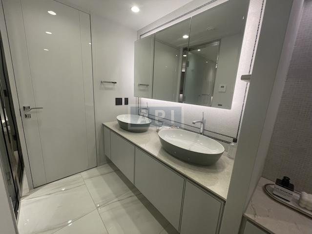  |  Interior photo 09