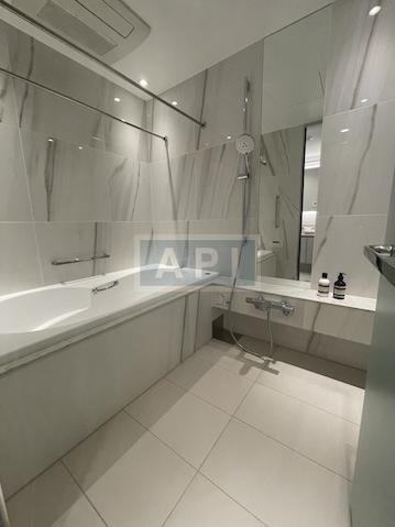  |  Interior photo 11