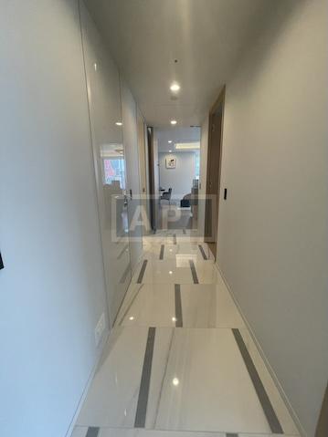  |  Interior photo 19