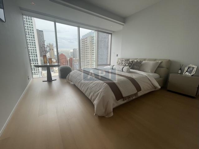  |  Interior photo 12